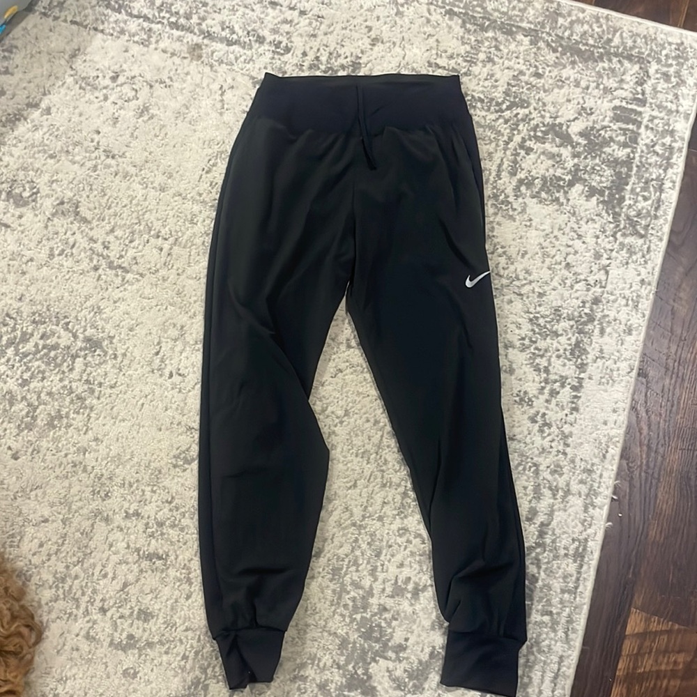 Nike lightweight joggers